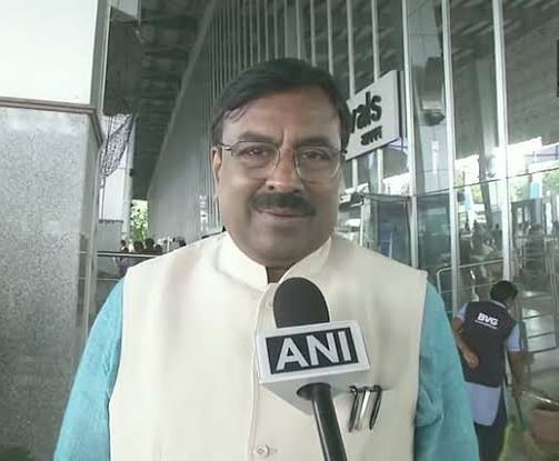 BJP leader Sudhir Mungantiwar clarified on Eknath Khadse Allegation on Devendra Fadanvis & Girish Mahajan | फडणवीस आणि महाजनांनी खडसेंचं तिकीट कापलं?; भाजपा नेते सुधीर मुनगंटीवार म्हणाले की... BJP leader Sudhir Mungantiwar clarified on Eknath Khadse Allegation on Devendra Fadanvis & Girish Mahajan | फडणवीस आणि महाजनांनी खडसेंचं तिकीट कापलं?; भाजपा नेते सुधीर मुनगंटीवार म्हणाले की...