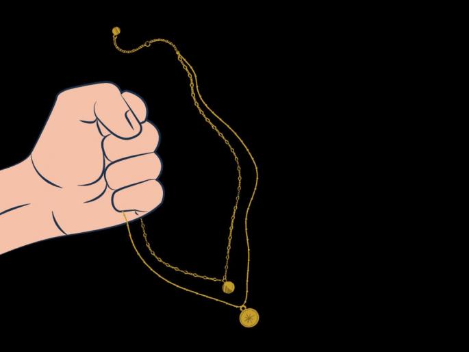 Four arrested for stealing Mangalsutra while boarding a bus | बसमध्ये चढताना मंगळसूत्र चोरणाऱ्या चौघांना अटक Four arrested for stealing Mangalsutra while boarding a bus | बसमध्ये चढताना मंगळसूत्र चोरणाऱ्या चौघांना अटक