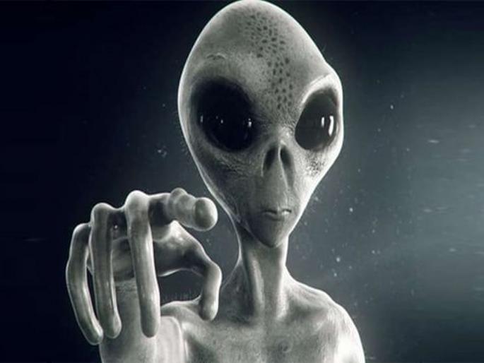 Alien found on Mars 50 years ago, accidentally killed by NASA A scientist's big claim | मंगळावर 50 वर्षांपूर्व सापडला होता एलियन, नासानं चुकून मारला? वैज्ञानिकाचा मोठा दावा! Alien found on Mars 50 years ago, accidentally killed by NASA A scientist's big claim | मंगळावर 50 वर्षांपूर्व सापडला होता एलियन, नासानं चुकून मारला? वैज्ञानिकाचा मोठा दावा!