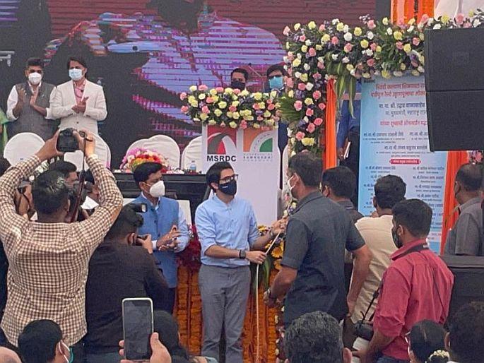 Finally the much awaited Patripul is opened for citizen BJP demands to name the bridge APJ Abdul Kalam | अखेर बहुप्रतिक्षित पत्रीपूल वाहतुकीसाठी खुला; भाजपनं घातला नामांतराचा घाट Finally the much awaited Patripul is opened for citizen BJP demands to name the bridge APJ Abdul Kalam | अखेर बहुप्रतिक्षित पत्रीपूल वाहतुकीसाठी खुला; भाजपनं घातला नामांतराचा घाट