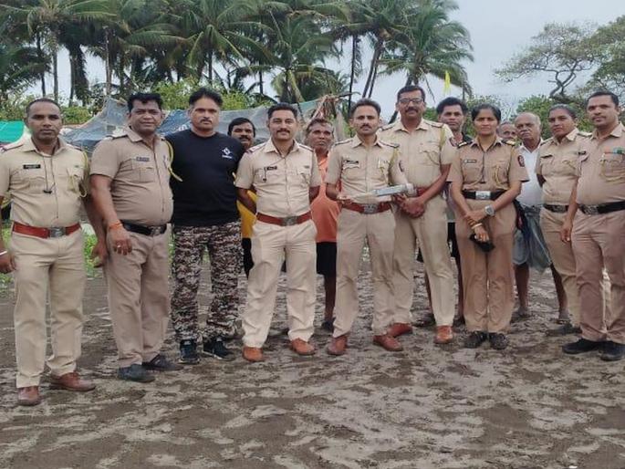 Finally the buoy was found, the police breathed a sigh of relief | अखेर बोया सापडला, पोलिसांनी सुटकेचा निश्वास सोडला