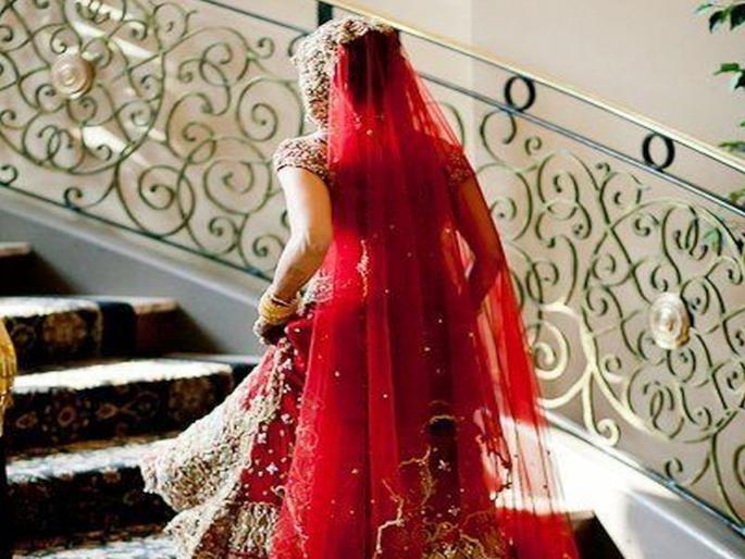 Uttar pradesh banda bride absconded with her lover on the wedding day itself Father took a big decision | लग्नाच्या दिवशीच प्रियकरासोबत फरार झाली नवरी; वडिलांनी घेतला मोठा निर्णय अन् त्याच मांडवात... Uttar pradesh banda bride absconded with her lover on the wedding day itself Father took a big decision | लग्नाच्या दिवशीच प्रियकरासोबत फरार झाली नवरी; वडिलांनी घेतला मोठा निर्णय अन् त्याच मांडवात...