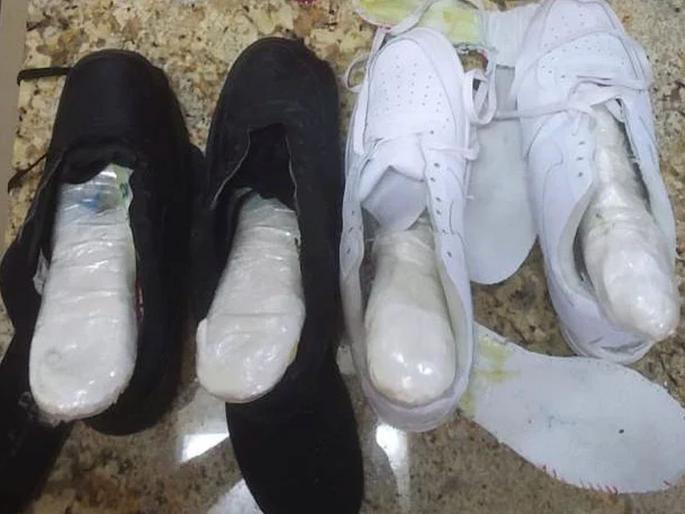 20 crore worth of cocaine from shoes, purses; Two Foreign Women Traffickers arrested; Action of NCB | शूज, पर्समधून २० काेटींचे कोकेन; दोन परदेशी महिला तस्करांना बेड्या; एनसीबीची कारवाई 20 crore worth of cocaine from shoes, purses; Two Foreign Women Traffickers arrested; Action of NCB | शूज, पर्समधून २० काेटींचे कोकेन; दोन परदेशी महिला तस्करांना बेड्या; एनसीबीची कारवाई