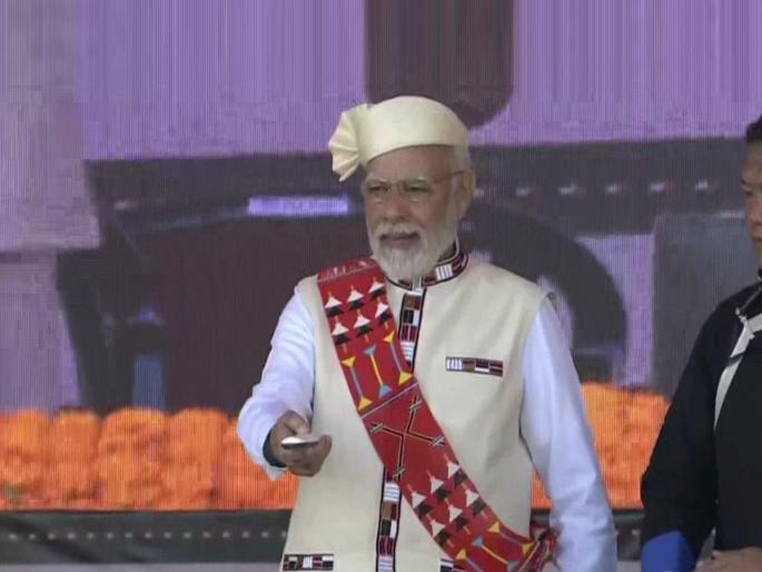 It is not our business to trap, to hang, the Medes throw to the opponents; Inauguration of first green airport | अडकविणे, लटकविणे हे आमचे काम नाही, माेदींचा विराेधकांना टाेला; पहिल्या हरित विमानतळाचे राष्ट्रार्पण It is not our business to trap, to hang, the Medes throw to the opponents; Inauguration of first green airport | अडकविणे, लटकविणे हे आमचे काम नाही, माेदींचा विराेधकांना टाेला; पहिल्या हरित विमानतळाचे राष्ट्रार्पण