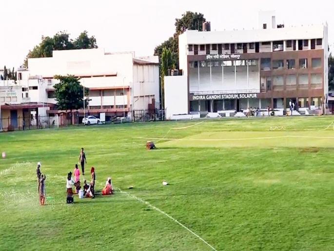 Ranji match at Solapur from February 2 to 5; Maharashtra vs Saurashtra team will face each other | दोन ते पाच फेब्रुवारी दरम्यान सोलापुरात रणजी सामना; महाराष्ट्र विरुद्ध सौराष्ट्र संघ एकमेकांशी भिडणार Ranji match at Solapur from February 2 to 5; Maharashtra vs Saurashtra team will face each other | दोन ते पाच फेब्रुवारी दरम्यान सोलापुरात रणजी सामना; महाराष्ट्र विरुद्ध सौराष्ट्र संघ एकमेकांशी भिडणार