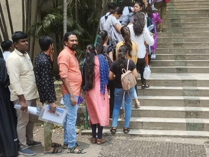 He escaped from the jail and directly reached the examination center, the accused in Mokka got bail after seven years | ताे जेलमधून सुटला आणि त्याने थेट परिक्षा केंद्र गाठले, मोक्कातील आरोपीला सात वर्षानंतर मिळाला जामीन He escaped from the jail and directly reached the examination center, the accused in Mokka got bail after seven years | ताे जेलमधून सुटला आणि त्याने थेट परिक्षा केंद्र गाठले, मोक्कातील आरोपीला सात वर्षानंतर मिळाला जामीन