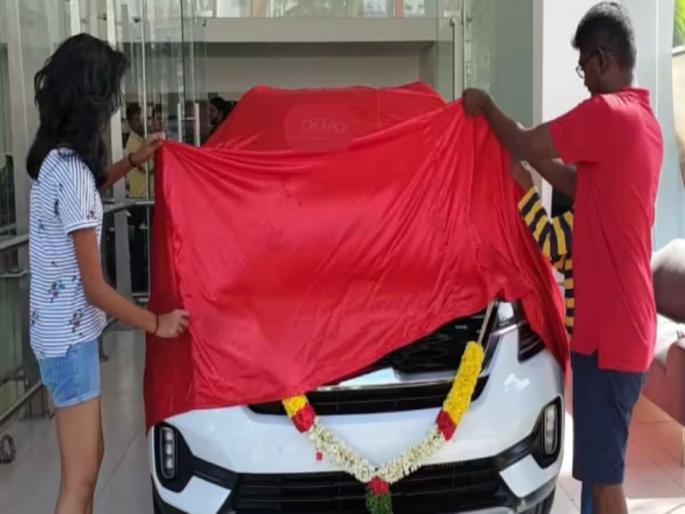 The 5-seater family SUV has become the hen that lays the golden egg for the company; 11,684 people bought in 30 days know about seltos sonet carens ev6 check details here | कंपनीसाठी सोन्याचं अंड देणारी कोंबडी बनलीय ही 5-सीटर फॅमिली SUV; 30 दिवसांत 11,684 लोकांनी खरेदी केली! The 5-seater family SUV has become the hen that lays the golden egg for the company; 11,684 people bought in 30 days know about seltos sonet carens ev6 check details here | कंपनीसाठी सोन्याचं अंड देणारी कोंबडी बनलीय ही 5-सीटर फॅमिली SUV; 30 दिवसांत 11,684 लोकांनी खरेदी केली!