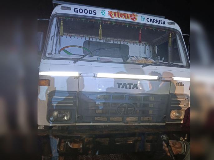 Six persons who had gone to see the festival were injured in a collision with a tipper near Panchavati | फेस्टिव्हल पाहून निघालेले सहा जण पंचवटीजवळ टिपरच्या धडकेत जखमी Six persons who had gone to see the festival were injured in a collision with a tipper near Panchavati | फेस्टिव्हल पाहून निघालेले सहा जण पंचवटीजवळ टिपरच्या धडकेत जखमी