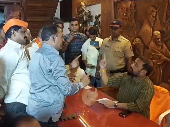 you accept rajan vichar and jitendra awhad on your stage; Then why don't you want MLAs and MPs in Thane Naresh Mhaske question to the Maratha workers | तुम्हाला विचारे, आव्हाड चालतात; मग ठाण्यात आमदार, खासदार का नकोत? म्हस्के यांचा मराठा कार्यकर्त्यांना सवाल you accept rajan vichar and jitendra awhad on your stage; Then why don't you want MLAs and MPs in Thane Naresh Mhaske question to the Maratha workers | तुम्हाला विचारे, आव्हाड चालतात; मग ठाण्यात आमदार, खासदार का नकोत? म्हस्के यांचा मराठा कार्यकर्त्यांना सवाल