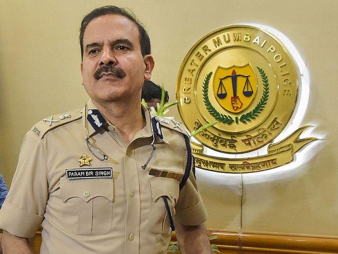 Mumbai An FIR about extortion has been registered against former police commissioner parambir singh | मुंबईचे माजी पोलीस आयुक्त परमबीर सिंह यांची अडचण वाढली, खंडणीचा गुन्हा दाखल Mumbai An FIR about extortion has been registered against former police commissioner parambir singh | मुंबईचे माजी पोलीस आयुक्त परमबीर सिंह यांची अडचण वाढली, खंडणीचा गुन्हा दाखल