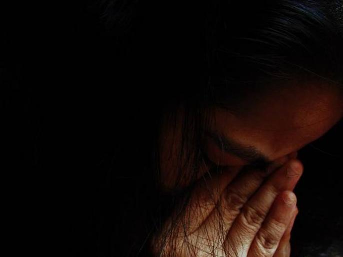 Is my daughter alive or not mother Questioning to the police The abducted girl has been missing for a year, suspected to be an accident | माझी पोर जिवंत आहे की नाही? आईची पोलिसांना विचारणा; पळवून नेलेली मुलगी वर्षभरापासून बेपत्ताच, घातपाताचा संशय Is my daughter alive or not mother Questioning to the police The abducted girl has been missing for a year, suspected to be an accident | माझी पोर जिवंत आहे की नाही? आईची पोलिसांना विचारणा; पळवून नेलेली मुलगी वर्षभरापासून बेपत्ताच, घातपाताचा संशय