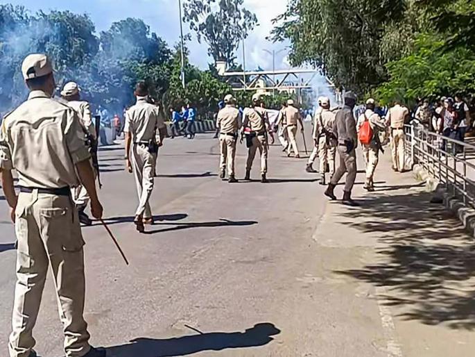 Tension in Manipur; Internet service off for 5 days, CBI director to arrive by special flight | मणिपूरमध्ये तणाव; 5 दिवसांसाठी इंटरनेट सेवा बंद, CBI संचालक स्पेशल फ्लाइटने पोहोचणार Tension in Manipur; Internet service off for 5 days, CBI director to arrive by special flight | मणिपूरमध्ये तणाव; 5 दिवसांसाठी इंटरनेट सेवा बंद, CBI संचालक स्पेशल फ्लाइटने पोहोचणार