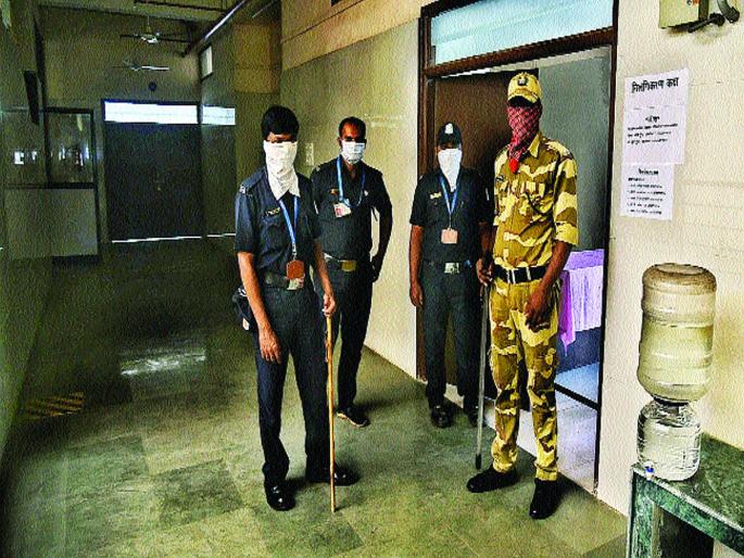 Coronavirus: The Raigad district administration is working to stop Corona | Coronavirus : कोरोनाला रोखण्यासाठी रायगड जिल्हा प्रशासन लागले कामाला Coronavirus: The Raigad district administration is working to stop Corona | Coronavirus : कोरोनाला रोखण्यासाठी रायगड जिल्हा प्रशासन लागले कामाला