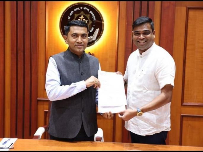 Set up fast track courts for cases of clans, tribals; Jeet Arolkar's statement to the Chief Minister | कुळ, मुंडकारांच्या खटल्यांसाठी जलद गती न्यायालय स्थापन करा; जीत आरोलकर यांचे मुख्यमंत्र्यांना निवेदन Set up fast track courts for cases of clans, tribals; Jeet Arolkar's statement to the Chief Minister | कुळ, मुंडकारांच्या खटल्यांसाठी जलद गती न्यायालय स्थापन करा; जीत आरोलकर यांचे मुख्यमंत्र्यांना निवेदन