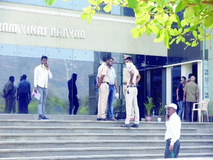 Coronavirus : At Kharghar Isolation Center, 35 are under supervision | Coronavirus : खारघरमधील विलगीकरण केंद्रात ३५ जण देखरेखीखाली Coronavirus : At Kharghar Isolation Center, 35 are under supervision | Coronavirus : खारघरमधील विलगीकरण केंद्रात ३५ जण देखरेखीखाली