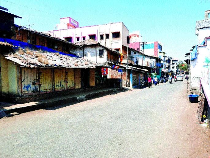 Coronavirus: Markets, Weekly Market close In Palghar | Coronavirus : बाजारपेठा, आठवडे बाजारांत शुकशुकाट, नुकसानीबद्दल व्यापारी, शेतकऱ्यांची नाराजी