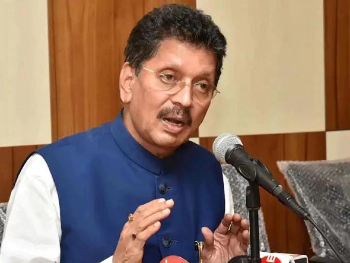 If necessary, we will fight Lok Sabha on BJP's symbol, stay in Mumbai for three more days says Deepak Kesarkar | गरज पडल्यास लोकसभा भाजपच्या चिन्हावर लढवू, मुंबईत यापुढे तीन दिवस मुक्काम - दीपक केसरकर  If necessary, we will fight Lok Sabha on BJP's symbol, stay in Mumbai for three more days says Deepak Kesarkar | गरज पडल्यास लोकसभा भाजपच्या चिन्हावर लढवू, मुंबईत यापुढे तीन दिवस मुक्काम - दीपक केसरकर