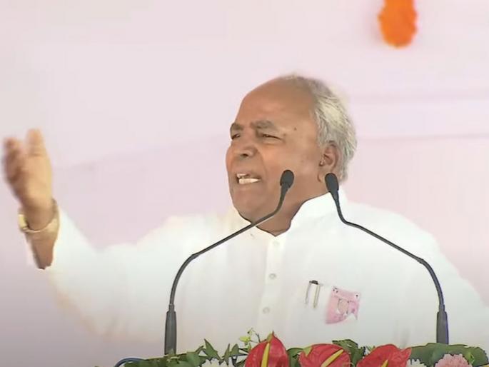 Adam Master's request to PM Modi to fulfill the promise of providing military clothing work | मिलट्री कपड्याचे काम देण्याचे आश्वासन पूर्ण करावे, आडम मास्तर यांची PM मोदी यांच्याकडे मागणी 