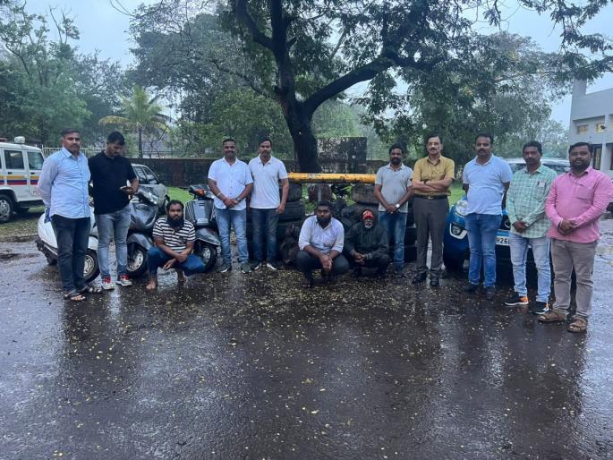 8 lakh worth of goods seized from three thieves, local crime investigation action | तीन चोरट्यांकडून ८ लाखांचा मुद्देमाल जप्त, स्थानिक गुन्हे अन्वेषणची कारवाई 8 lakh worth of goods seized from three thieves, local crime investigation action | तीन चोरट्यांकडून ८ लाखांचा मुद्देमाल जप्त, स्थानिक गुन्हे अन्वेषणची कारवाई