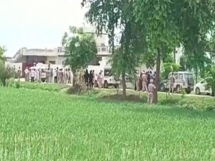 Sidhu Moosewala Murder Case Police-Gangsters Encounter near Attari Border, Musewala's Killer Killed | Sidhu Moosewala Murder Case: अटारी बॉर्डरजवळ पोलीस-गँगस्टर्स यांच्यात चकमक, मुसेवालाचे मारेकरी ठार Sidhu Moosewala Murder Case Police-Gangsters Encounter near Attari Border, Musewala's Killer Killed | Sidhu Moosewala Murder Case: अटारी बॉर्डरजवळ पोलीस-गँगस्टर्स यांच्यात चकमक, मुसेवालाचे मारेकरी ठार