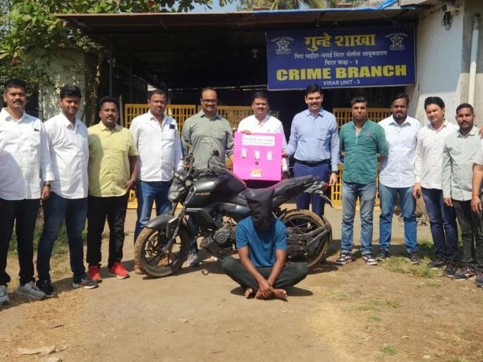 Crime Branch succeeded in imprisoning the gold chain thief; 4 crimes solved, 73 grams of gold worth lakhs seized | सोनसाखळी चोरास जेरबंद करण्यात गुन्हे शाखेला यश; ४ गुन्ह्यांची उकल, लाखोंचे ७३ ग्रॅम सोने केले हस्तगत Crime Branch succeeded in imprisoning the gold chain thief; 4 crimes solved, 73 grams of gold worth lakhs seized | सोनसाखळी चोरास जेरबंद करण्यात गुन्हे शाखेला यश; ४ गुन्ह्यांची उकल, लाखोंचे ७३ ग्रॅम सोने केले हस्तगत