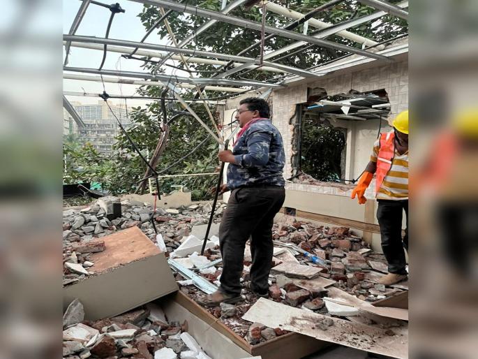Unauthorized Lodge destroy in Chembur's Eastern Plaza Hotel |  चेंबूरच्या ईस्टर्न प्लाझा हॉटेलमधील अनधिकृत लॉज जमीनदोस्त Unauthorized Lodge destroy in Chembur's Eastern Plaza Hotel |  चेंबूरच्या ईस्टर्न प्लाझा हॉटेलमधील अनधिकृत लॉज जमीनदोस्त