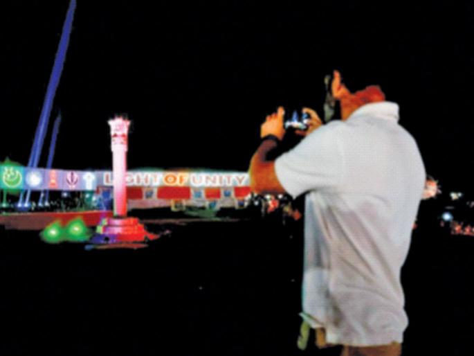 Maharashtra gave love and faith; Shining the light of unity, Rahul Gandhi bade farewell to the state | महाराष्ट्राने प्रेम आणि विश्वास दिला; एकात्मतेचा प्रकाश उजळवीत राहुल गांधींनी घेतला राज्याचा निरोप Maharashtra gave love and faith; Shining the light of unity, Rahul Gandhi bade farewell to the state | महाराष्ट्राने प्रेम आणि विश्वास दिला; एकात्मतेचा प्रकाश उजळवीत राहुल गांधींनी घेतला राज्याचा निरोप