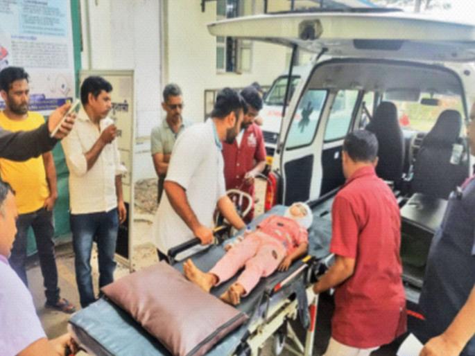 ST entered the petrol line A five-year-old boy was seriously injured | पेट्रोलच्या रांगेत घुसली एसटी; पाच वर्षांचा मुलगा गंभीर जखमी ST entered the petrol line A five-year-old boy was seriously injured | पेट्रोलच्या रांगेत घुसली एसटी; पाच वर्षांचा मुलगा गंभीर जखमी