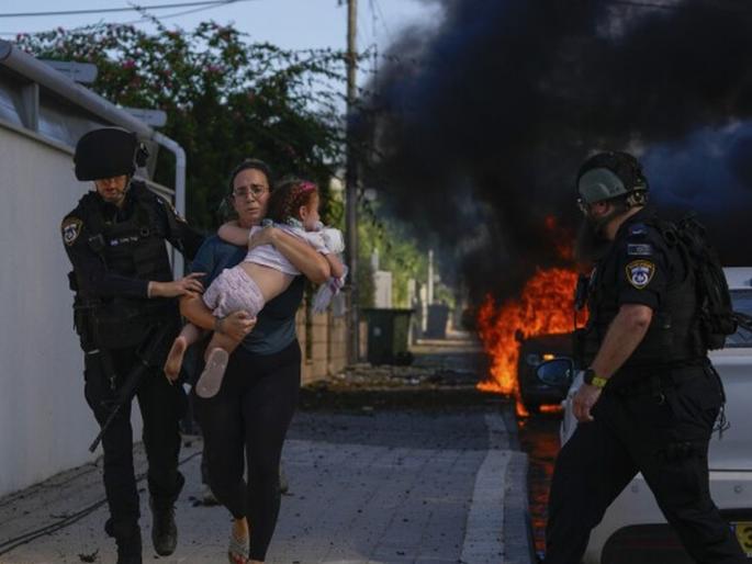 After the Hamas attack on Israel, Indian government issued an advisory to its citizens | हमासच्या इस्रायलवरील हल्ल्यानंतर, भारतानं आपल्या नागरिकांसाठी जारी केली अॅडव्हायजरी After the Hamas attack on Israel, Indian government issued an advisory to its citizens | हमासच्या इस्रायलवरील हल्ल्यानंतर, भारतानं आपल्या नागरिकांसाठी जारी केली अॅडव्हायजरी