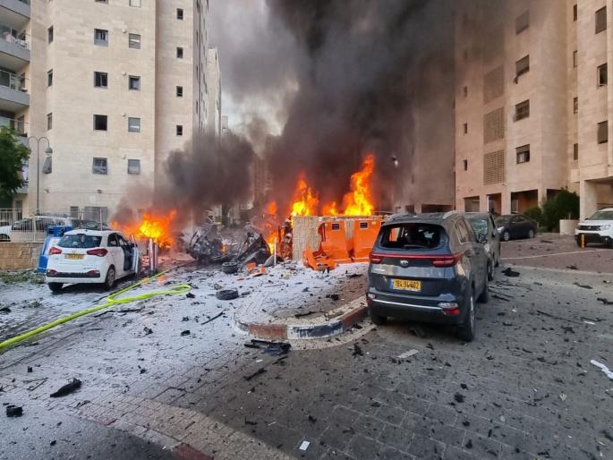 israel gaza conflict Hamas fires 5,000 rockets at Tel Aviv, targeting civilian buildings; Israel also blew the trumpet of war | हमासनं तेल अवीववर 5000 रॉकेट डागले, नागरी इमारतींना केलं लक्ष्य; इस्रायलनंही फुंकला युद्धाचा बिगूल