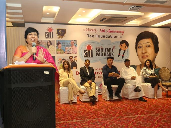 The state government should provide sanitary pads for women at ration shops; Lovekar's demand | राज्य सरकारने रेशन दुकानांवर महिलांसाठी सॅनिटरी पॅड्स उपलब्ध करून द्यावेत; लव्हेकर यांची मागणी The state government should provide sanitary pads for women at ration shops; Lovekar's demand | राज्य सरकारने रेशन दुकानांवर महिलांसाठी सॅनिटरी पॅड्स उपलब्ध करून द्यावेत; लव्हेकर यांची मागणी