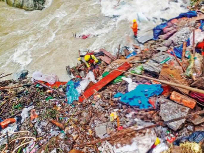 Three killed in landslides in Uttarakhand; 16 people were buried | साखरझोपेतच काळाचा घाला! उत्तराखंडमध्ये भूस्खलनात तिघांचा मृत्यू; १६ जण गाडले गेले Three killed in landslides in Uttarakhand; 16 people were buried | साखरझोपेतच काळाचा घाला! उत्तराखंडमध्ये भूस्खलनात तिघांचा मृत्यू; १६ जण गाडले गेले