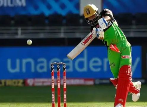 IPL 2020: Sehwag questions Kohli's strike rate and says change the Gear | IPL 2020: गियर बदल, फटकेबाजीला सुरूवात कर; सेहवागनं कोहलीच्या स्ट्राइक रेटवर खडा केला सवाल 