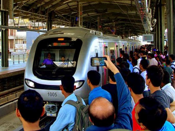 Six pedestrian bridges at metro stations | मेट्रो स्थानकांवर सहा पादचारी पूल Six pedestrian bridges at metro stations | मेट्रो स्थानकांवर सहा पादचारी पूल