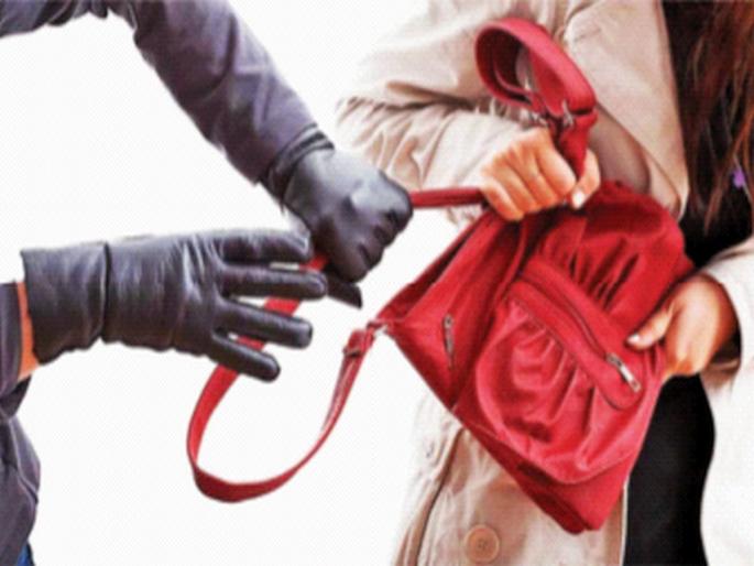 Shocking On the suspicion of stealing the wife's purse, two were kidnapped and kept in the house | धक्कादायक! पत्नीची पर्स चाेरल्याच्या संशयातून दाेघांना अपहरण करून घरात डांबून ठेवले Shocking On the suspicion of stealing the wife's purse, two were kidnapped and kept in the house | धक्कादायक! पत्नीची पर्स चाेरल्याच्या संशयातून दाेघांना अपहरण करून घरात डांबून ठेवले