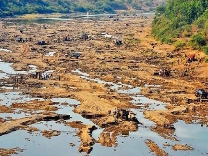 The bump of public opinion gram panchayat Members will be hit with sand, a case has been filed in the case of 'grina | लोकमतचा दणका...; ग्रा. पं. सदस्यांना बसणार वाळूचे चटके, ‘गिरणेची चाळण’प्रकरणी गुन्हा दाखल The bump of public opinion gram panchayat Members will be hit with sand, a case has been filed in the case of 'grina | लोकमतचा दणका...; ग्रा. पं. सदस्यांना बसणार वाळूचे चटके, ‘गिरणेची चाळण’प्रकरणी गुन्हा दाखल