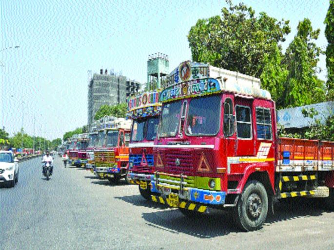 Coronavirus: Eclipse to turnover in Taloja, financial strain for manufacturers | Coronavirus : तळोजातील उलाढालीलाही ग्रहण, कारखानदारांना आर्थिक झळ Coronavirus: Eclipse to turnover in Taloja, financial strain for manufacturers | Coronavirus : तळोजातील उलाढालीलाही ग्रहण, कारखानदारांना आर्थिक झळ