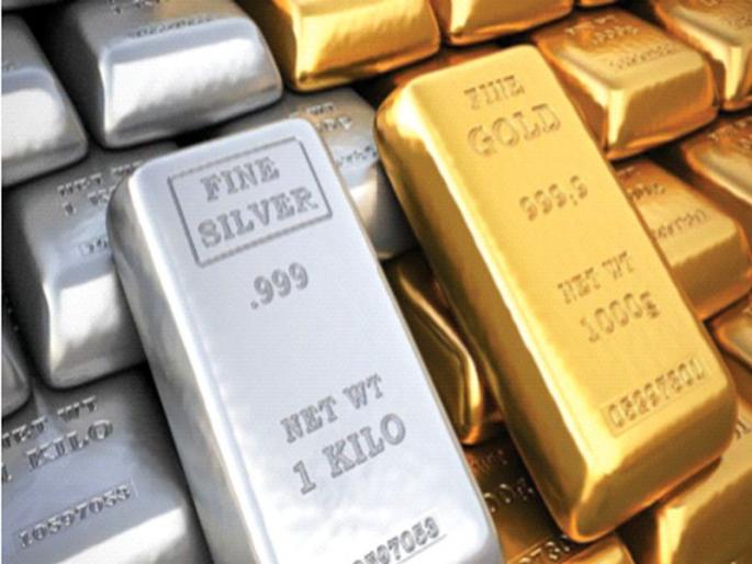 Silver price rises by Rs 700 Gold fell by Rs 200 as a result of fluctuations in the rupee | चांदीच्या भावात ७०० रुपयांनी वाढ; सोने २०० रुपयांनी घसरले, रुपयातील चढ-उताराचा परिणाम Silver price rises by Rs 700 Gold fell by Rs 200 as a result of fluctuations in the rupee | चांदीच्या भावात ७०० रुपयांनी वाढ; सोने २०० रुपयांनी घसरले, रुपयातील चढ-उताराचा परिणाम