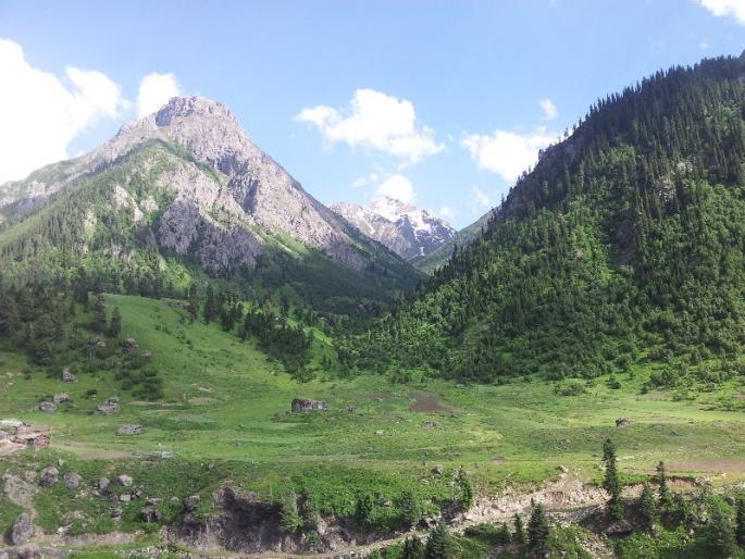 LOC residents should have a bunker | एलओसीवरील रहिवाशांना बंकर हवेत LOC residents should have a bunker | एलओसीवरील रहिवाशांना बंकर हवेत