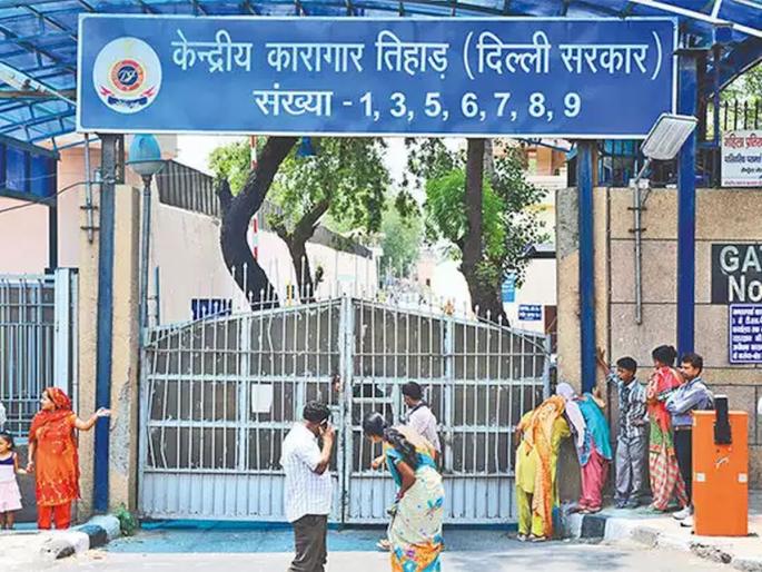 Mobile in jail Punishment of prisoners, employees; The new prison law will replace a 130-year-old law | जेलमध्ये मोबाइल? कैदी, कर्मचाऱ्यांना शिक्षा; नवा तुरुंग कायदा, १३० वर्षे जुन्या कायद्याची जागा घेणार Mobile in jail Punishment of prisoners, employees; The new prison law will replace a 130-year-old law | जेलमध्ये मोबाइल? कैदी, कर्मचाऱ्यांना शिक्षा; नवा तुरुंग कायदा, १३० वर्षे जुन्या कायद्याची जागा घेणार