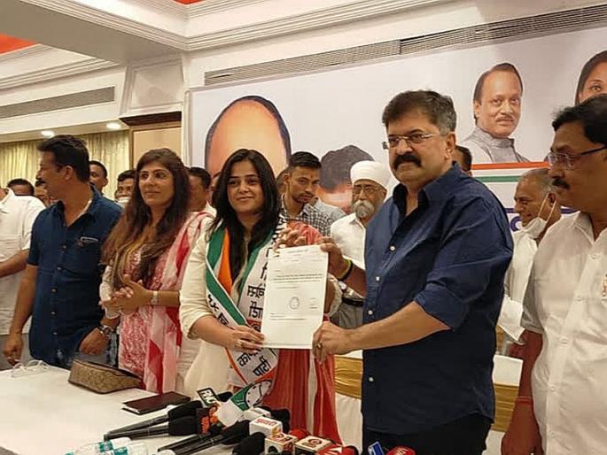 Closed door discussion successful, Kalani family re-enters NCP in Ulhasnagar; Pancham Kalani District President | बंद दाराआडची चर्चा यशस्वी, उल्हासनगरात कलानी कुटुंबाची पुन्हा राष्ट्रवादीत एन्ट्री; पंचम कलानी जिल्हाध्यक्ष Closed door discussion successful, Kalani family re-enters NCP in Ulhasnagar; Pancham Kalani District President | बंद दाराआडची चर्चा यशस्वी, उल्हासनगरात कलानी कुटुंबाची पुन्हा राष्ट्रवादीत एन्ट्री; पंचम कलानी जिल्हाध्यक्ष