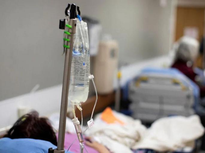 America us woman charged 2 crore rupees in medical bills by hospital | रुग्णालयानं सांगितलं उपचारासाठी फक्त 1 लाख रुपये लागतील, हातात दिलं तब्बल 2.3 कोटींचं बिल! America us woman charged 2 crore rupees in medical bills by hospital | रुग्णालयानं सांगितलं उपचारासाठी फक्त 1 लाख रुपये लागतील, हातात दिलं तब्बल 2.3 कोटींचं बिल!