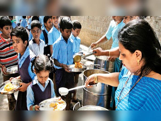 Salary hike for school mother after 20 years; The state increased one thousand; now it will get 2,500 | शाळेतल्या ‘आई’ला २० वर्षांनी मानधनवाढ; राज्याने वाढविले एक हजार;आता मिळणार २,५०० Salary hike for school mother after 20 years; The state increased one thousand; now it will get 2,500 | शाळेतल्या ‘आई’ला २० वर्षांनी मानधनवाढ; राज्याने वाढविले एक हजार;आता मिळणार २,५००