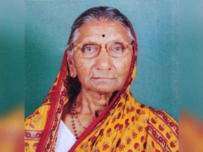 Shocking Lively grandmother was shown dead by Talatha Shravan Bal Yojana pension closed | धक्कादायक...! जीवंत आजीबाईला तलाठ्याने मृत दाखविले!श्रावण बाळ योजनेची पेन्शन बंद, आता... Shocking Lively grandmother was shown dead by Talatha Shravan Bal Yojana pension closed | धक्कादायक...! जीवंत आजीबाईला तलाठ्याने मृत दाखविले!श्रावण बाळ योजनेची पेन्शन बंद, आता...