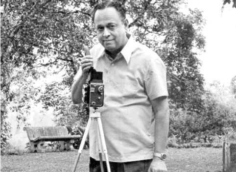 Uneasy Kanetkar before 'Raigad' | ‘रायगडा’च्या आधीचे अस्वस्थ कानेटकर Uneasy Kanetkar before 'Raigad' | ‘रायगडा’च्या आधीचे अस्वस्थ कानेटकर