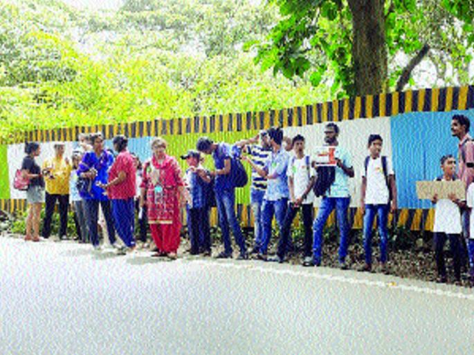 Eyes: Movement against tree trunks has stopped | आरे : वृक्षतोडीविरोधातले आंदोलन थंडावले Eyes: Movement against tree trunks has stopped | आरे : वृक्षतोडीविरोधातले आंदोलन थंडावले