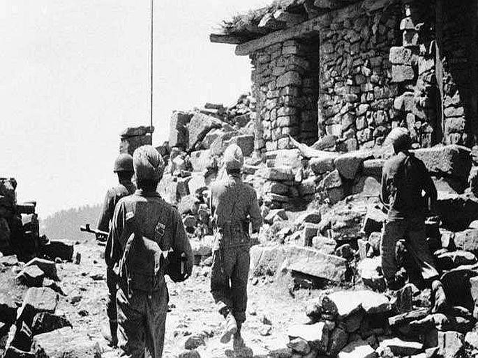 1965 india pakistan war on this day the indian soldiers had won the hajipir | आजच्याच दिवशी भारतानं हाजीपीरवर रोवला होता तिरंगा 1965 india pakistan war on this day the indian soldiers had won the hajipir | आजच्याच दिवशी भारतानं हाजीपीरवर रोवला होता तिरंगा