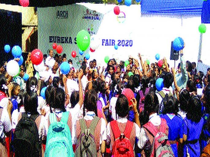 The strange world of science revealed by the exhibition; Participation of 11 schools in Thane, Navi Mumbai | प्रदर्शनातून उलगडली विज्ञानाची अजब दुनिया; ठाणे, नवी मुंबईमधील ११ शाळांचा सहभाग The strange world of science revealed by the exhibition; Participation of 11 schools in Thane, Navi Mumbai | प्रदर्शनातून उलगडली विज्ञानाची अजब दुनिया; ठाणे, नवी मुंबईमधील ११ शाळांचा सहभाग