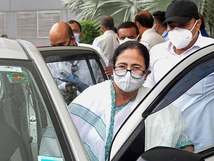 West Bengal CM Mamata Banerjee says save democracy save country slogan for 2024 and will come delhi every 2 months  | 'चलो दिल्ली' मोडमध्ये ममता दीदी; दर दोन महिन्याला करणार दिल्ली वारी; 2024 साठी दिली अशी घोषणा West Bengal CM Mamata Banerjee says save democracy save country slogan for 2024 and will come delhi every 2 months  | 'चलो दिल्ली' मोडमध्ये ममता दीदी; दर दोन महिन्याला करणार दिल्ली वारी; 2024 साठी दिली अशी घोषणा