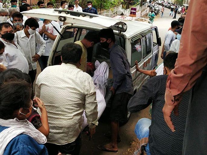 Slabs collapse continues in Ulhasnagar, 12 killed in 15 days | उल्हासनगरात इमारतींचें स्लॅब कोसळण्याचे सत्र सुरूच, १५ दिवसात १२ जणांचा बळी Slabs collapse continues in Ulhasnagar, 12 killed in 15 days | उल्हासनगरात इमारतींचें स्लॅब कोसळण्याचे सत्र सुरूच, १५ दिवसात १२ जणांचा बळी